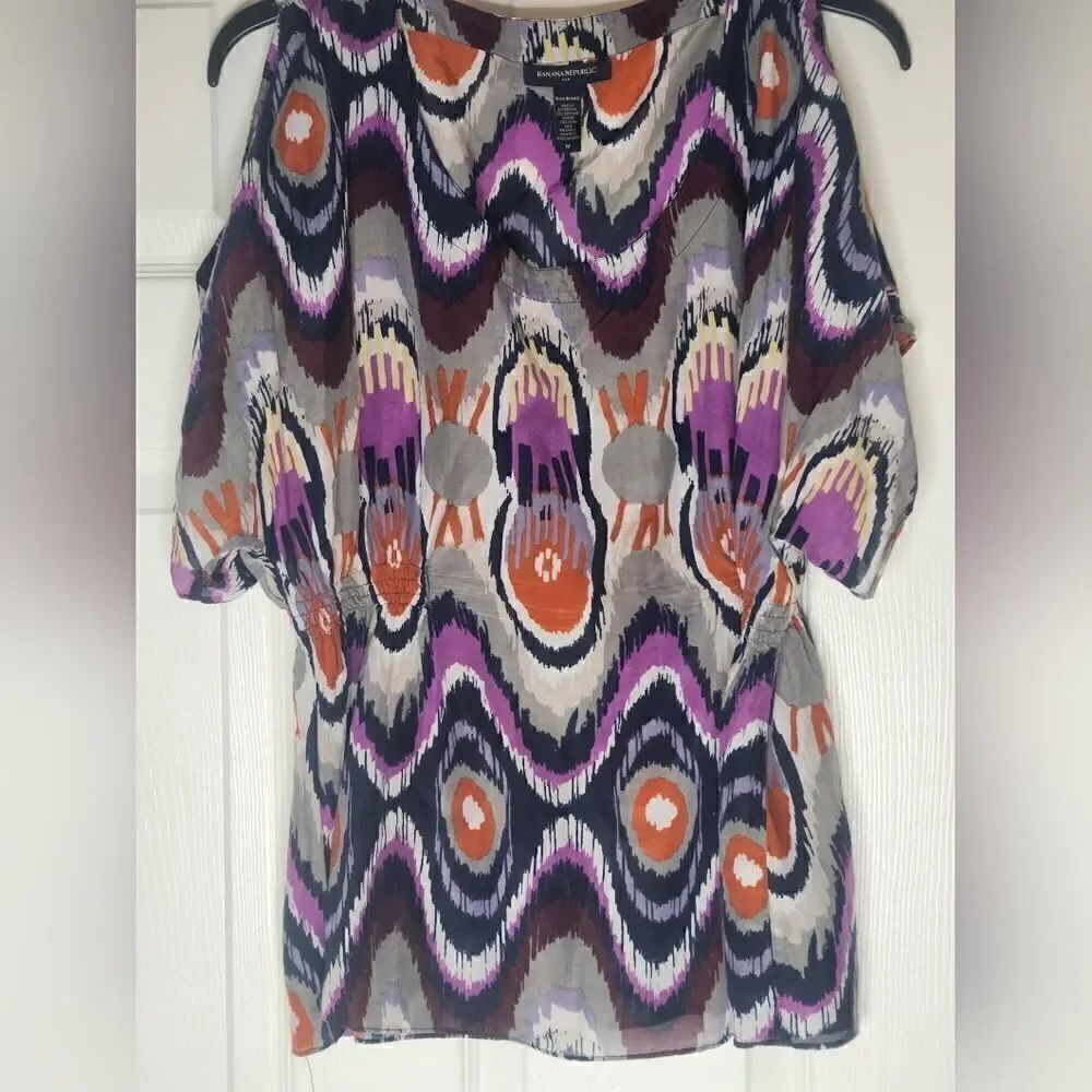 Banana Republic M SILK Blend Abstract Print Cold Shoulder Women’s Top Blouse